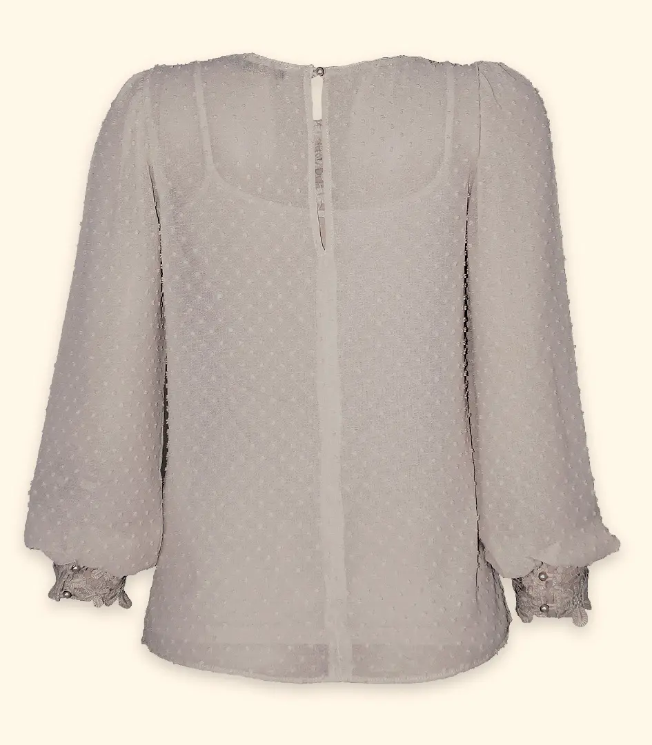 blusa-manga-longa-com-detalhe-de-renda-moda-casual-chic-04