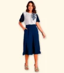 Calça Pantacourt Ilhetas e Botões