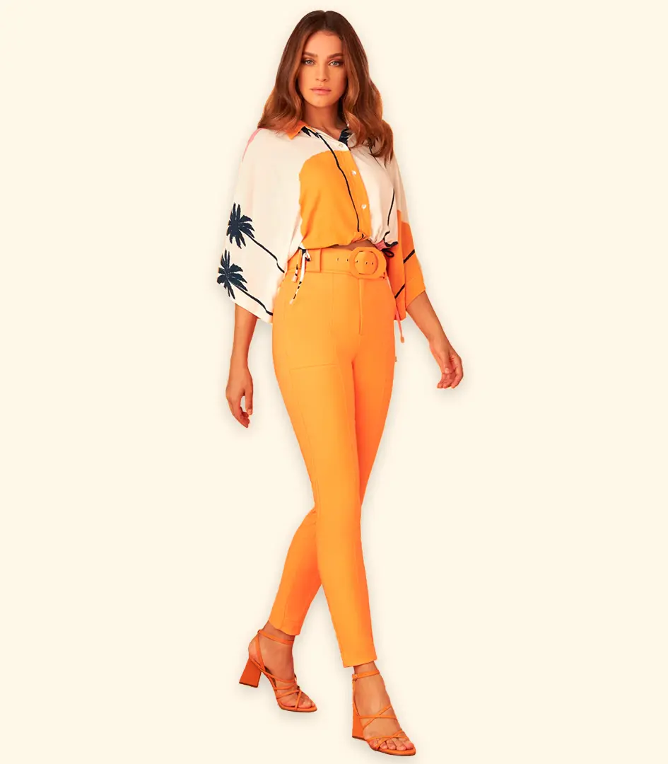 camisa-cropped-estampado-com-botoes-moda-casual-chic-02