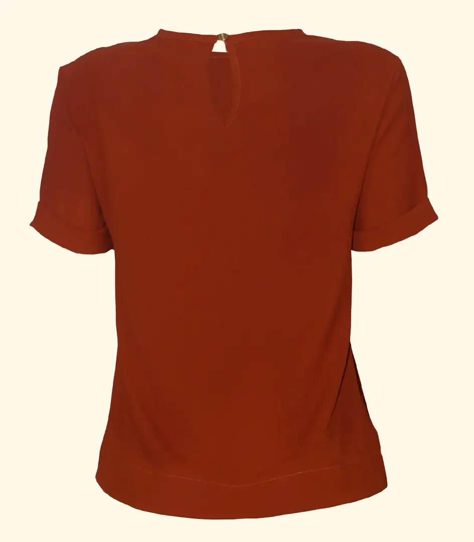 t-shirt-com-recorte-bicolor-moda-casual-chic-04